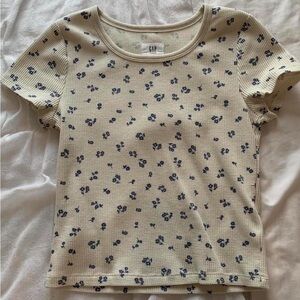 GAP Cream Waffle Knit Crop Top with Blue Floral Print